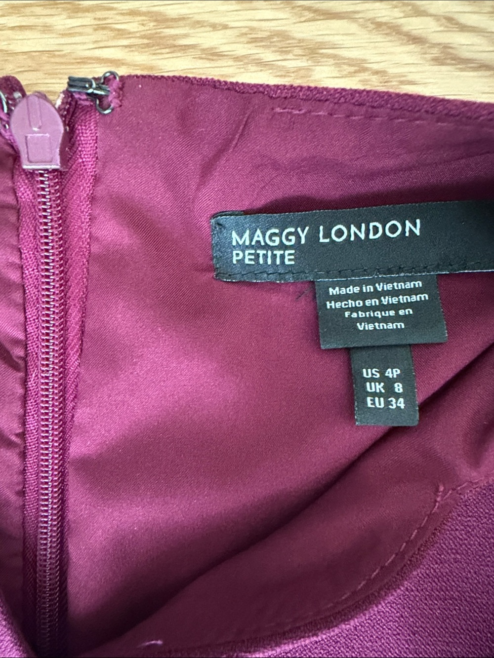Maggie London Petite Dress - Picture 4 of 11